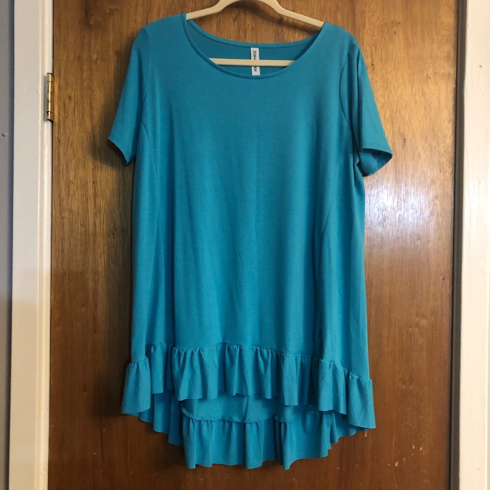 Zenana Short Sleeve Ruffle Bottom Hi-Low Hem Top